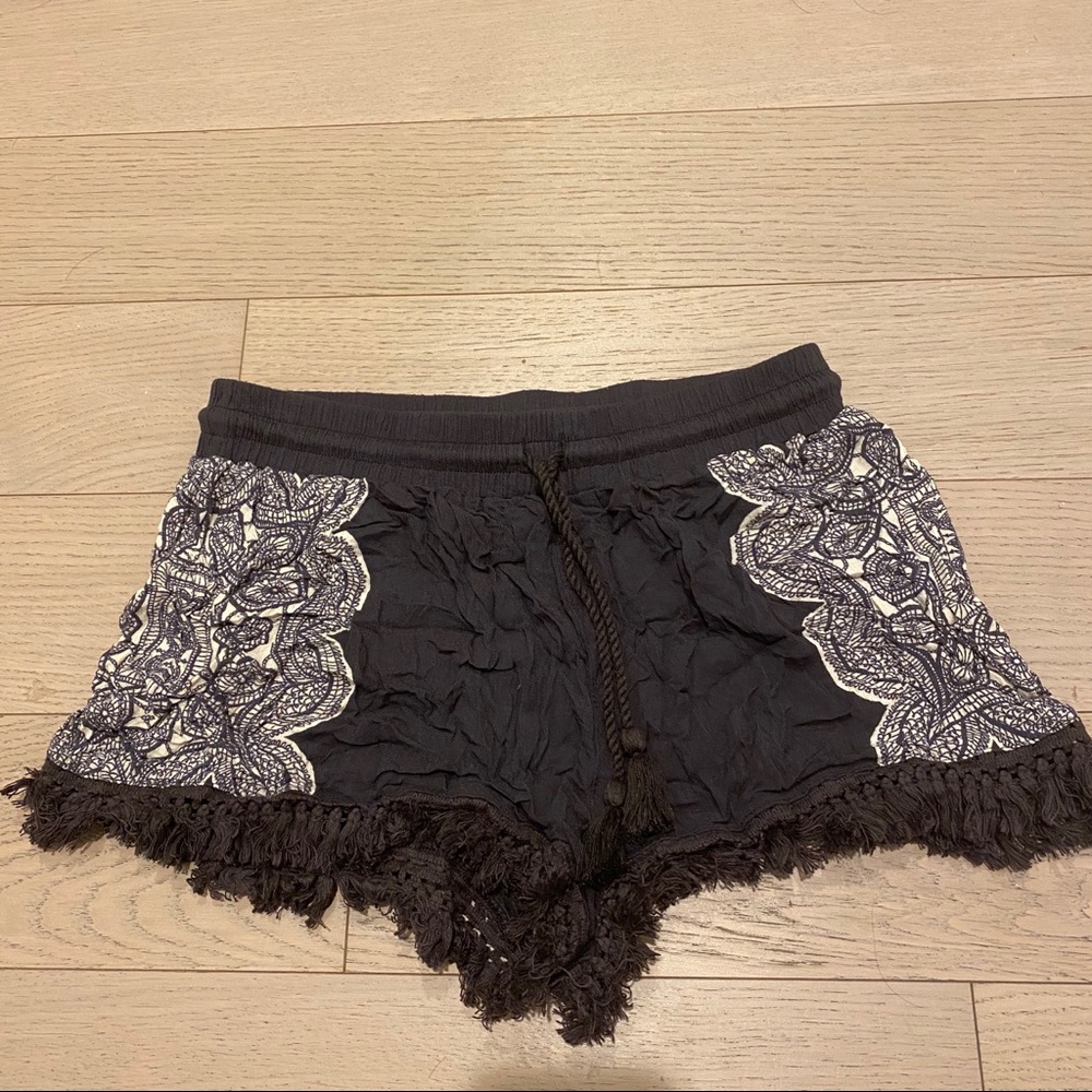 Dark Grey Fringed shorts with print and rope tie